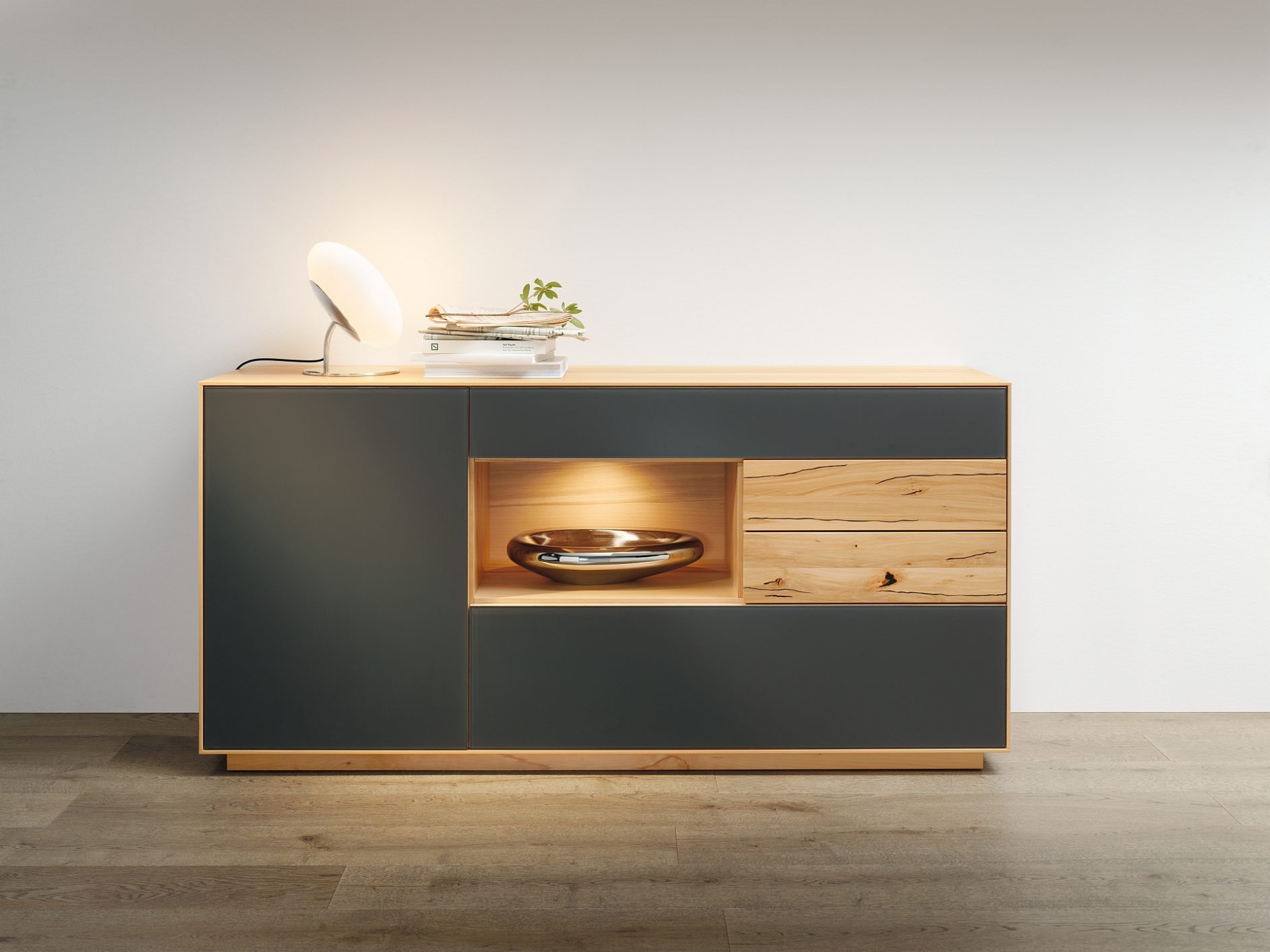 Sideboard Puro mit Glas in Wildkernbuche